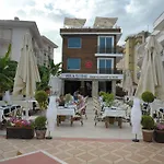 호텔 Mert Seaside (adults Only)