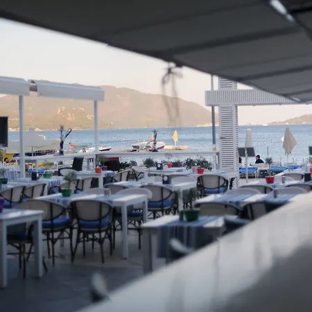 מלון Mert Seaside (adults Only) מרמריס