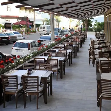 מלון Mert Seaside (adults Only) מרמריס