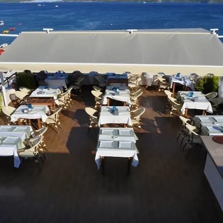 Mert Seaside (adults Only) מלון מרמריס